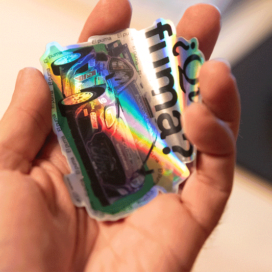 ¿Quién fvma? El Puma 2022 | Pegatina holográfica | 8x9 cm